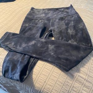 Like new size 6 align Lululemon pants.